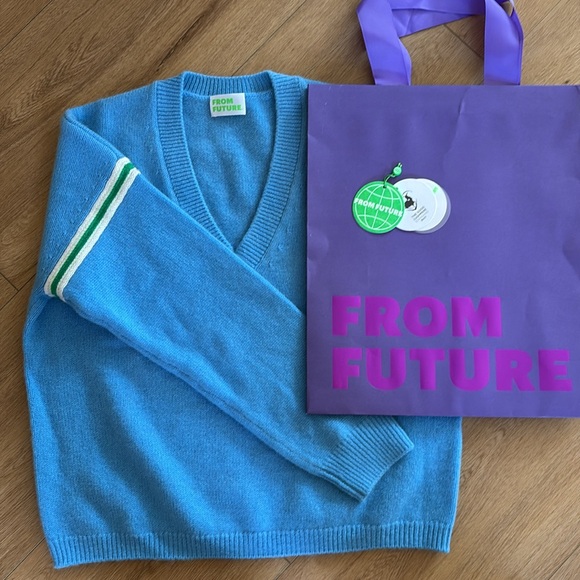 From Future Responsible Cashmere Varsity V-Neck Sweater, NWOT - Size M - Picture 1 of 10